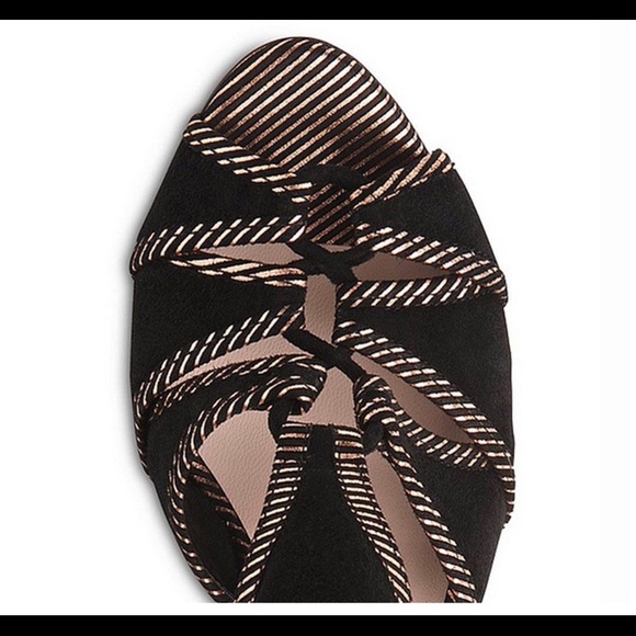 $129π₯L.K.Bennett Mia Rose GoldBlack Sandal 8.5
Original price$425 - Picture 3 of 7